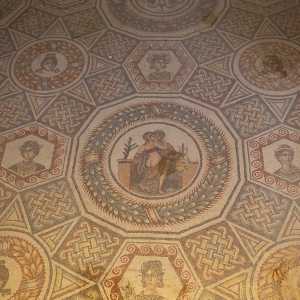 Villa Romana del Casale - mosaici del cubicolo della scena erotica - Simone Antonazzo / ENIT SpA