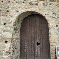 Cesena, rocca malatestiana, ingresso al torrione di sant'agostino 02 strombatura - Sailko