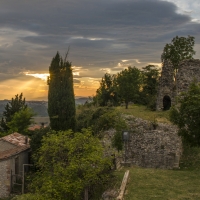 S.Giovanni in Galilea, resti della Rocca Malatestiana, al tramonto