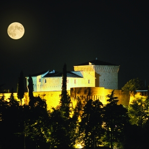 Rocca Malatestiana Cesena- notturna - Archivio Uff. Prom.Turistica Comune di Cesena
