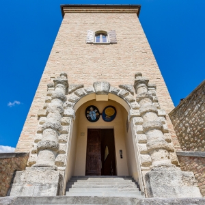 Rocca Vescovile di Bertinoro - Rocca Vescovile di Bertinoro, portale d'ingresso, 1583 foto di: |Marco Anconelli| - Centro Residenziale Universitario di Bertinoro