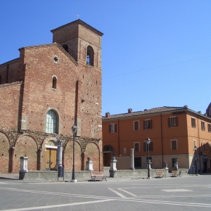 Sarsina-Piazza_Plauto_e_Basilica_Cattedrale_San_Vicinio foto di Comune di Sarsina