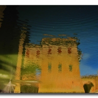 Il castello estense riflesso - the Este castle reflection 1 - Gippi52