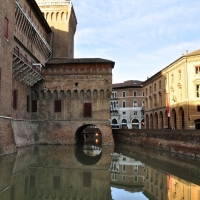 Riflessi nel fossato del Castello Estense - Ferrara - Vanni Lazzari