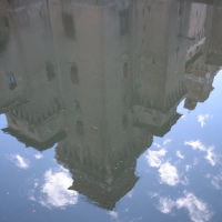 Castello Estense riflesso nel fossato - Tommaso Trombetta