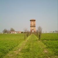 Delizia del Verginese la torre colombaia in prospettiva primavera 2005 - Marco Musmeci
