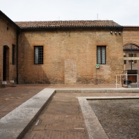 Palazzo Costabili detto di Ludovico il Moro - Cortile d'onore, l'ingresso - Andrea Comisi - Ferrara (FE)
