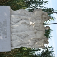 Monumento ai Martiri Macchinina - frontale - Smillallims