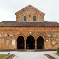 Pomposa, abbazia, atrio di mazulo del 1000-1050 ca. 01 - Sailko - Codigoro (FE)