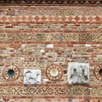 Pomposa, abbazia, atrio di mazulo del 1000-1050 ca., decori in cotto e in marmo 01 by Sailko
