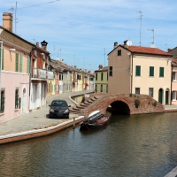 Comacchio, canale maggiore presso via san pietro, ponte dei sisti - Sailko