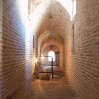 Castello Estense. Corridoio con ingresso prigioni - baraldi