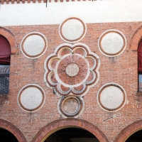 Particolare facciata su cortile d'onore - Manuela Mattana - Ferrara (FE)