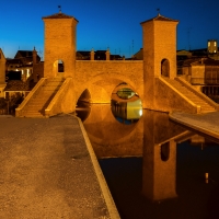 Trepponti allo specchio nell'ora blu - Vanni Lazzari - Comacchio (FE)