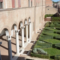 Colonnato e giardino