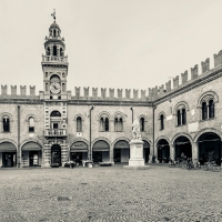 Palazzo del Governatore - Piazza di Cento - Vanni Lazzari
