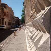 Triangoli in successione - Marmarygra - Ferrara (FE)