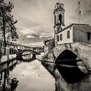 Un giro tra ponti e canali di Comacchio - Vanni Lazzari