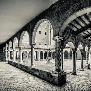 Chiostro di San Romano -Museo della Cattedrale - Ferrara - - Vanni Lazzari
