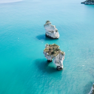 Faraglioni di baia dei Mergoli - ENIT SpA