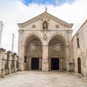 Santuario di San Michele Arcangelo, facciata - ENIT SpA