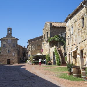 Piazza del Pretorio, Sovana - Simone Antonazzo / ENIT SpA