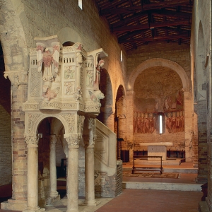 Chiesa di Santa Maria del Lago - Abruzzo Turismo