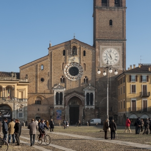 Duomo di Lodi e piazza della Vittoria - inLombardia