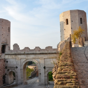Porta Venere e Torri di Properzio - © Umbria Tourism - www.umbriatourism.it