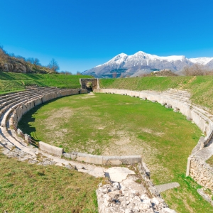 Anfiteatro di Alba Fucens - Abruzzo Turismo