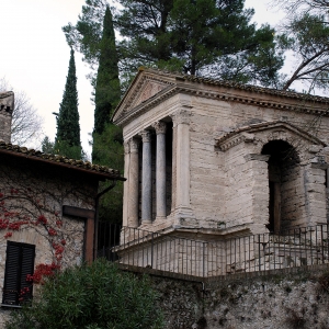 Tempietto del Clitunno - © Umbria Tourism - www.umbriatourism.it