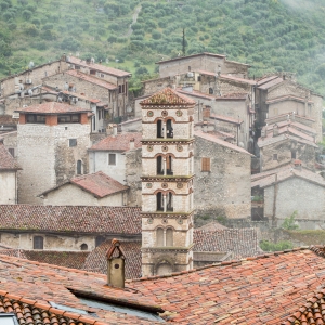 Vista di Sermoneta con il campanile della Cattedrale - ENIT SpA