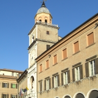 Palazzo Comunale di Modena vista laterale