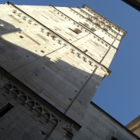 Torre Ghirlandina di Modena dal basso 4 - Matteolel