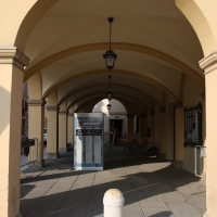 Palazzo comunale - dettaglio portico - Saxi82 - Novi di Modena (MO)