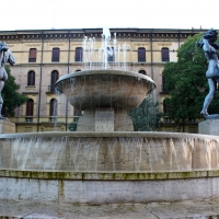 Fontana dei due fiumi Modena - BeaDominianni