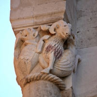 Duomo di Modena capitello facciata 1