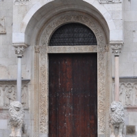 Duomo modena estero portale by Manesti