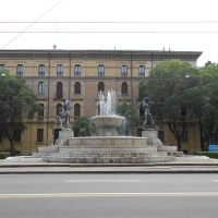 Fontana dei due fiumi a Modena - Cristina Guaetta