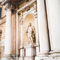 Statuta facciata Palazzo Ducale - Opi1010