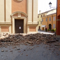 Calcinacci terremoto 20-05-2012, Oratorio di Santa Croce - San Felice sul Panaro - Mimmo Ferrari - San Felice sul Panaro (MO)