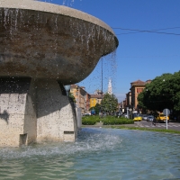Fontana dei due Fiumi, Modena