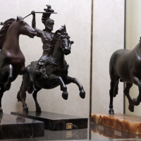 Bottega di pietro tacca, cavallo e guerriero a cavallo, e cavallo ricciuto della bottega del giambologna, 1600-50 ca - Sailko - Modena (MO)