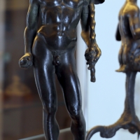 L'antico, figura virile con trofeo e panoplia - Sailko - Modena (MO)