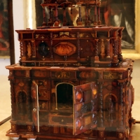 Manifattura tedesca, stipo in legno, ottone, vetro, ambra e avorio, 1625 ca. 01 - Sailko - Modena (MO)