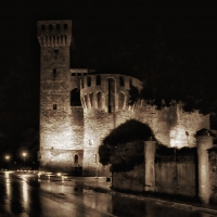 20170919000200-01-01-01Vignola la Rocchetta e la torre Nonantolana in una notte buia e tempestosa - Massimo F. Dondi - Vignola (MO)