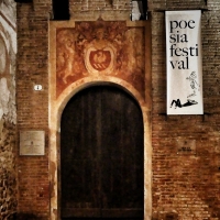 20170914225809-01 veduta notturna ingresso alla Rocca durante il festival della poesia - Massimo F. Dondi - Vignola (MO)