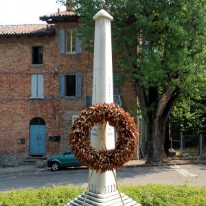 Monumento ai Caduti (Castelvetro di Modena) 01 - Mongolo1984