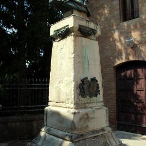 Monumento a Enrico Cialdini (Castelvetro di Modena) 01 - Mongolo1984