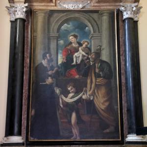 Chiesa dei Santi Senesio e Teopompo (Castelvetro di Modena), Madonna col Bambino in trono fra santi 01 - Mongolo1984